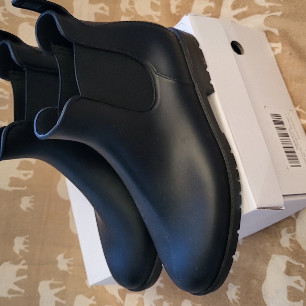 Womens Black Chelsea Boots
